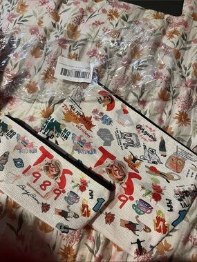 Taylor swift bags new in package just took them out to show never been used!